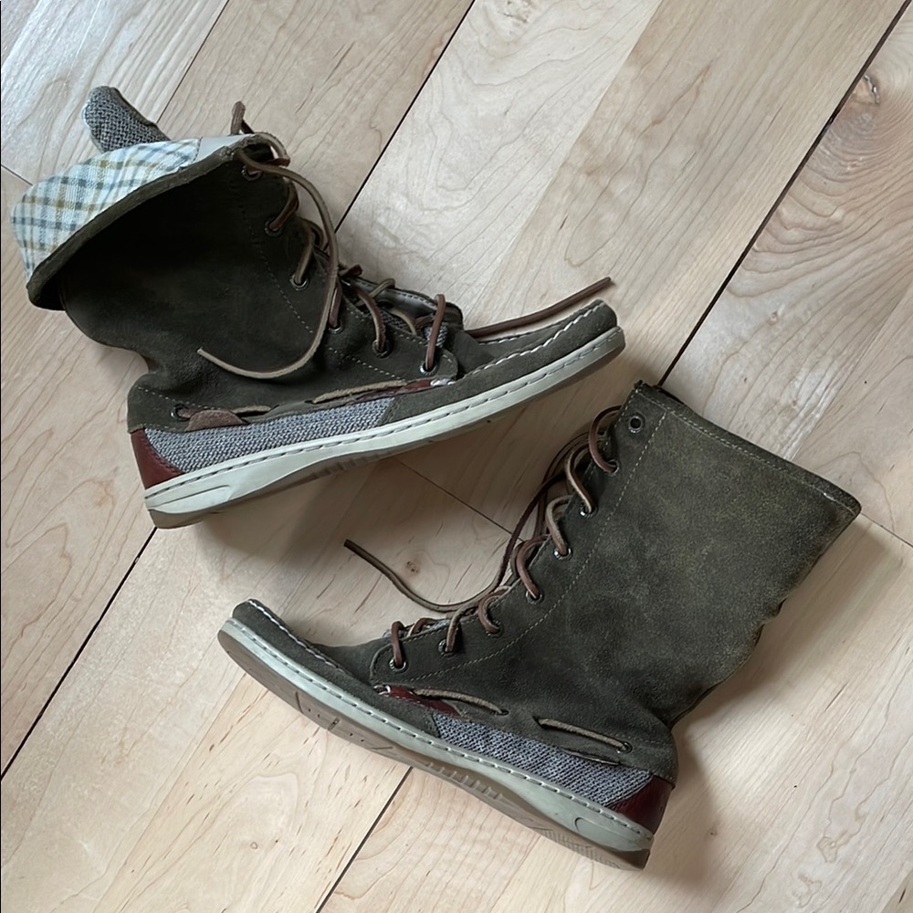Sperry Green and Brown Lace-Up Boots